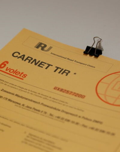 Книжка МДП: как работает система международных перевозок без остановок на таможне