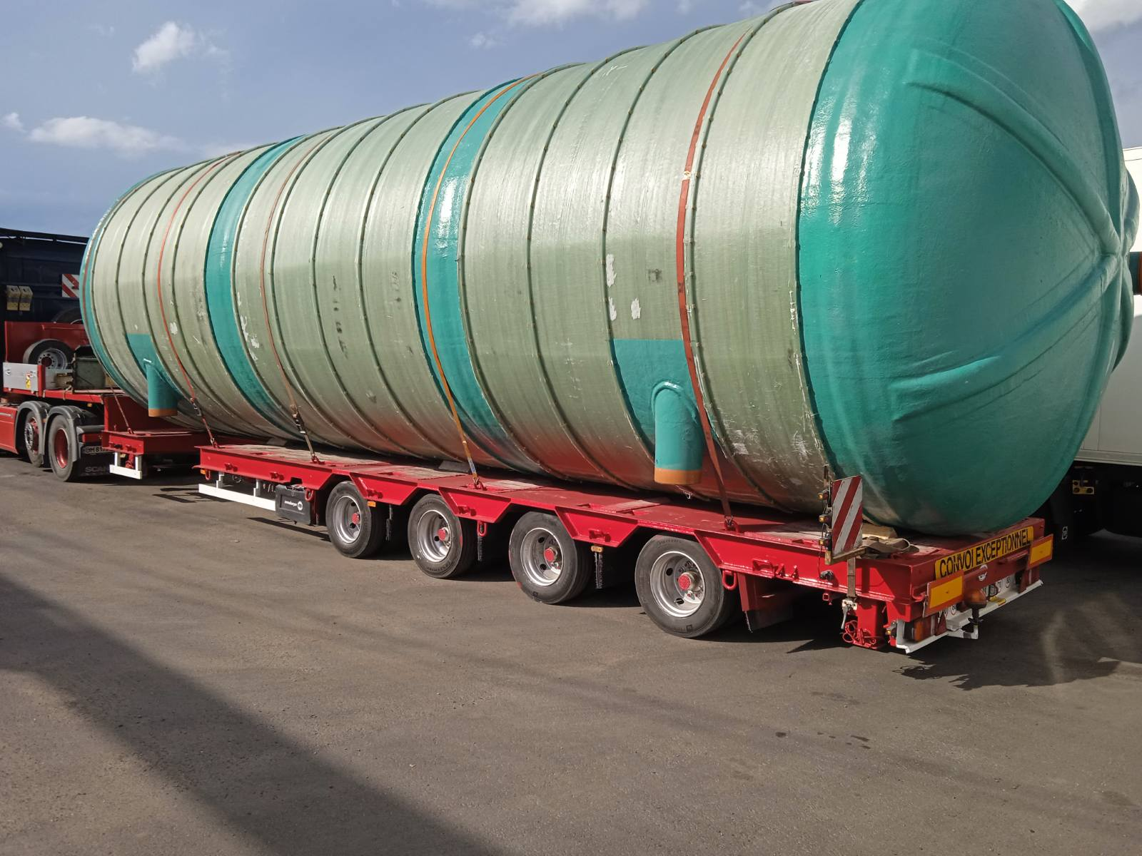 Негабаритна доставка цистерн з України у Румунію